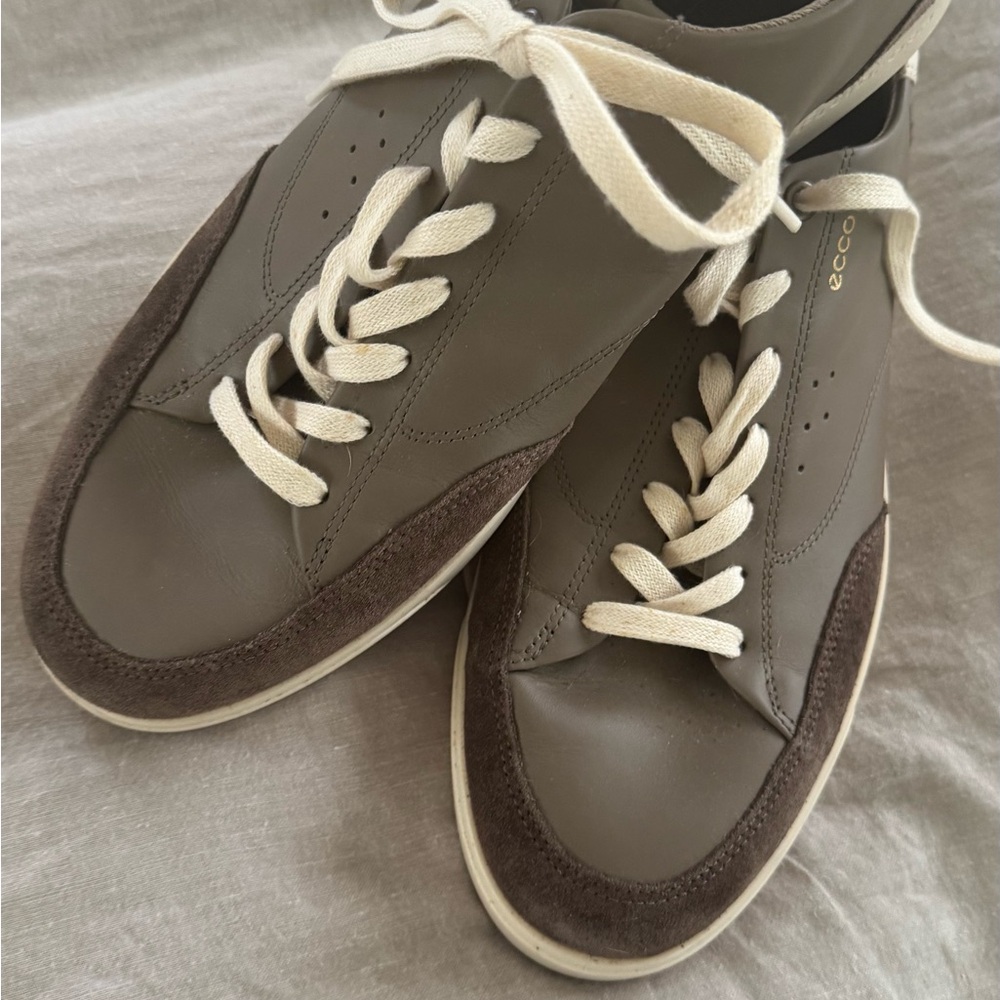 Ecco Men's Taupe and Chocolate Sneakers